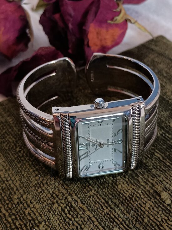 NEW Ladies Cuff Wrist Watch Premier Designs Jewelry Quartz